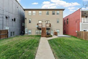 Exterior - 3-bedroom house in pleasant St. Louis with cool AC breeze (St. Louis)