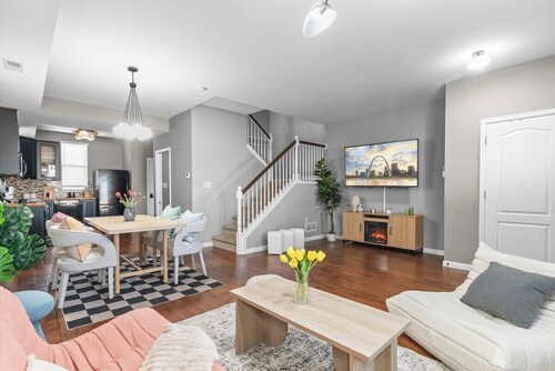 3-bedroom house in pleasant St. Louis with cool AC breeze