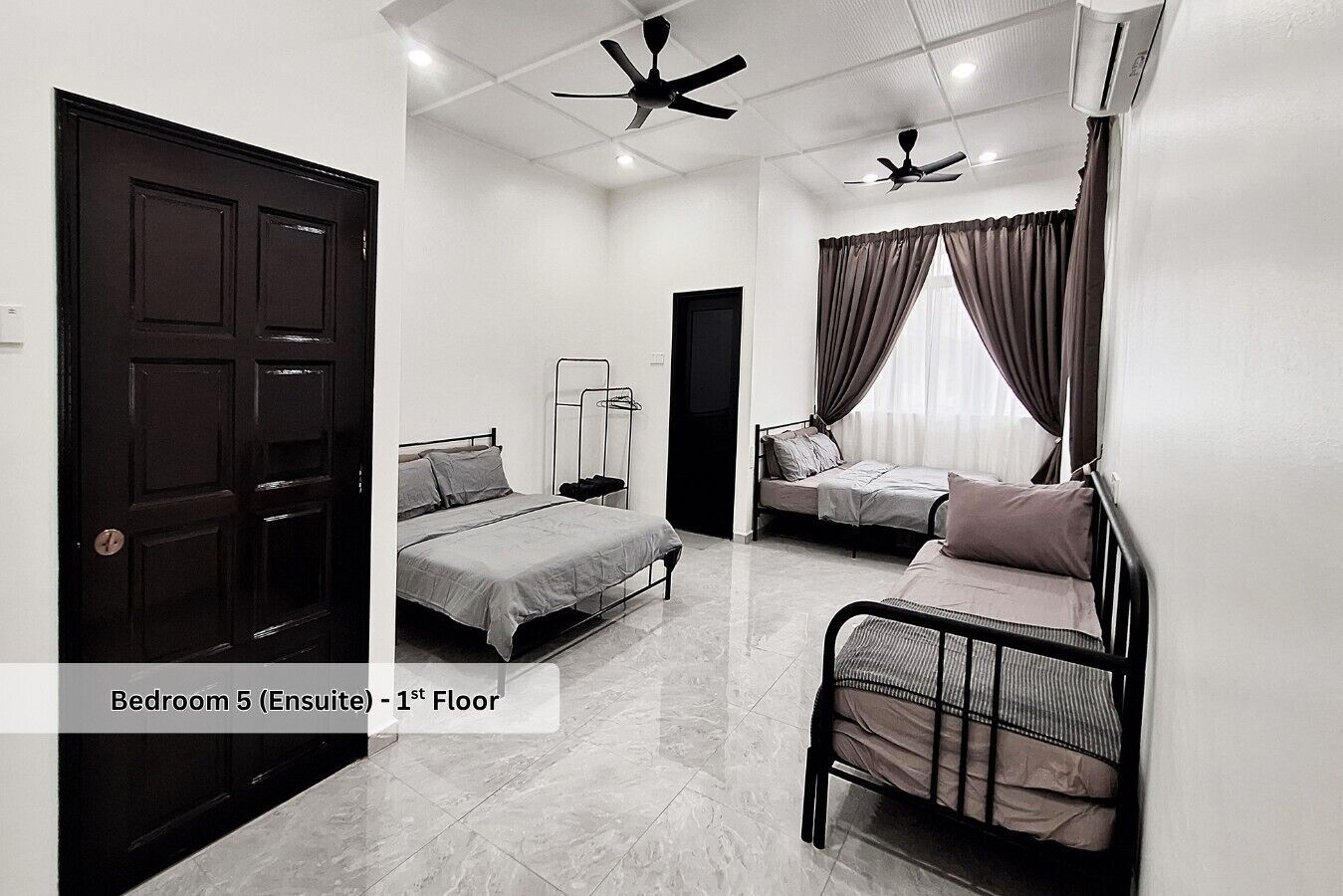 5 bedrooms, desk, iron/ironing board, WiFi