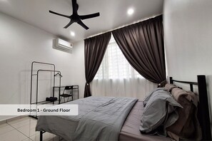 5 bedrooms, desk, iron/ironing board, WiFi