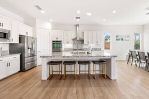 Fridge, microwave, oven, stovetop - Private Palm Desert Retreat with Pool, Spa, Casita, Mountain Views and Outdoor Living (Palm Desert)