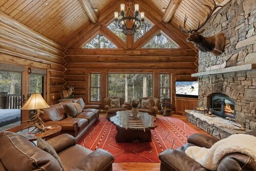 Abode at Forest Edge, luxury log home, hot tub