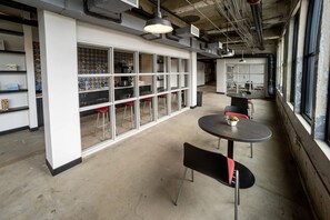 Dining - Landing | Chic 1BD in Uptown (Memphis)