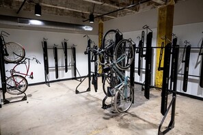 Fitness facility - Landing | Chic 1BD in Uptown (Memphis)