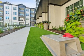 Property grounds - Landing | Beautiful 1BD, Clubhouse (Memphis)