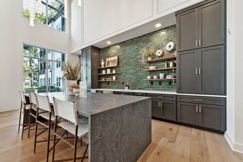 Landing | Amazing 1BD, Clubhouse