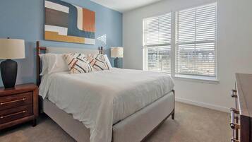 Desk, iron/ironing board, WiFi, bed sheets