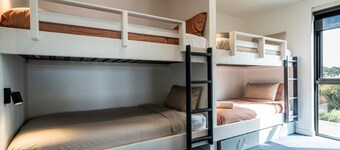 Lake Connewarre Farm Stay | Acreage| Sleeps 10