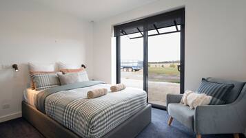 WiFi, bed sheets