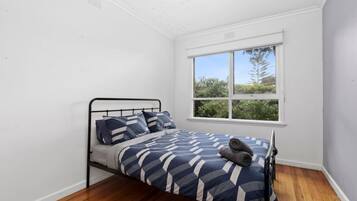 Iron/ironing board, WiFi, bed sheets