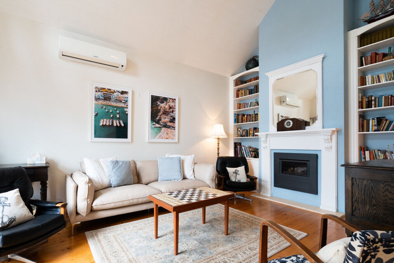TV, fireplace