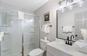 Shower, hair dryer, towels, soap - Seaside Beach and Racquet Club: 2-Bedroom Condo Getaway in Orange Beach, Alabama (Orange Beach)