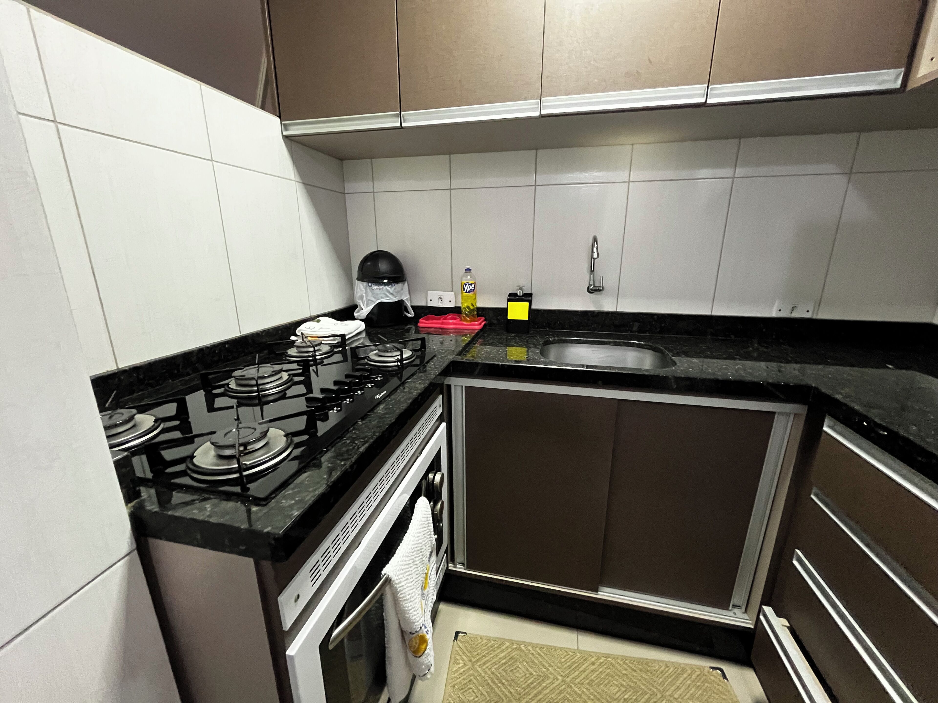 Kühlschrank, Mikrowelle, Ofen, Wasserkocher
