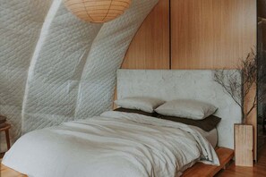 Room - Numie - Cocoon White Gum (Glamorgan-Spring Bay)