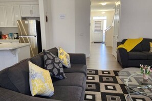 Living area - Central A/C home, Garage parking (Calgary)