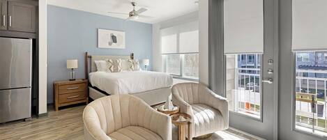 Desk, iron/ironing board, WiFi, bed sheets