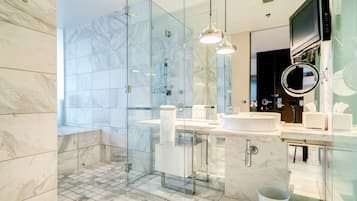 Shower, jetted bath, hair dryer, towels