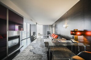 TV - SVS: 1BD | Full Kitchen | Jetted Tub | Mountain View | Palms Place (Las Vegas)