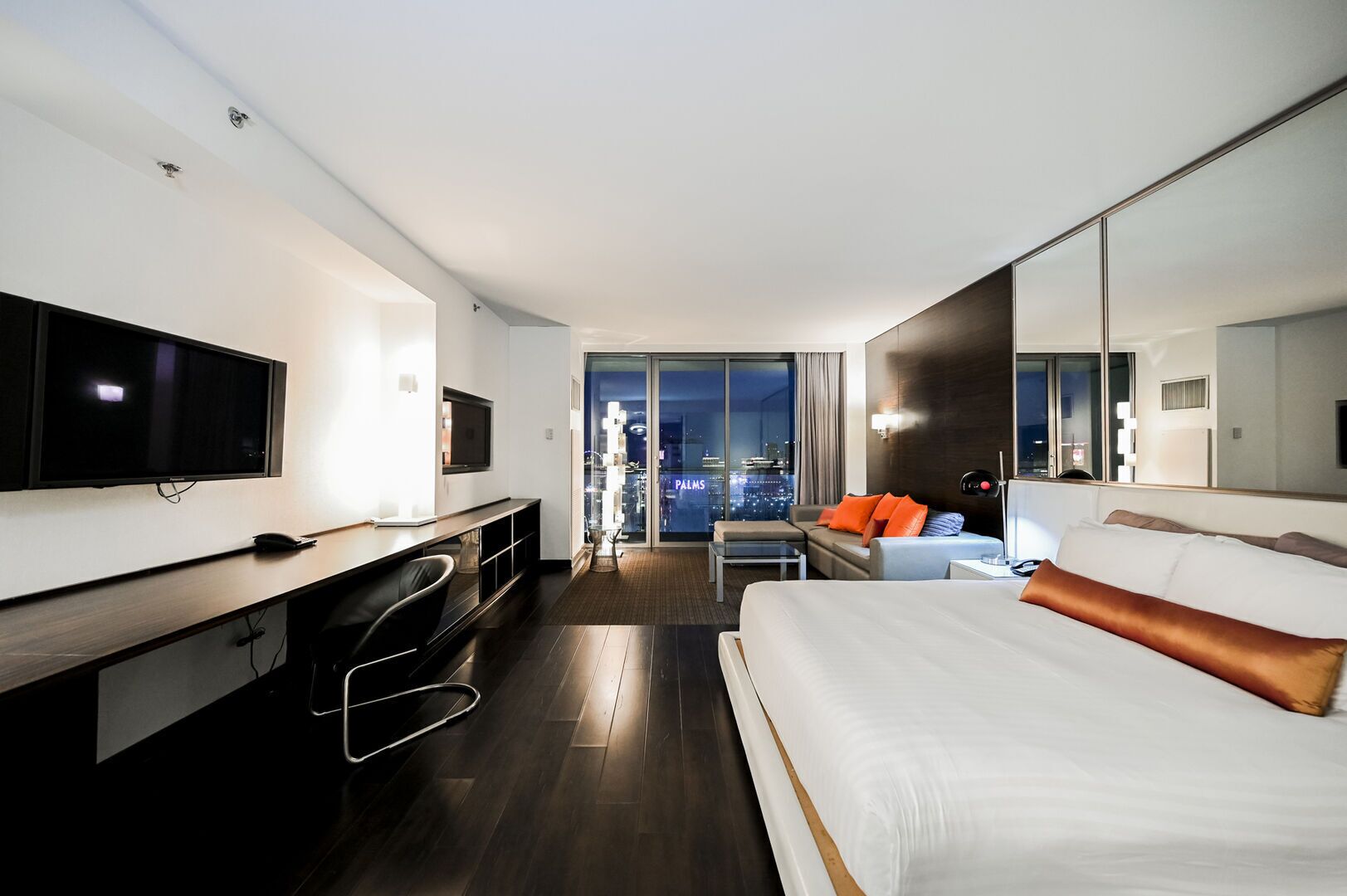 1 chambre, bureau, fer et planche à repasser, Wi-Fi gratuit