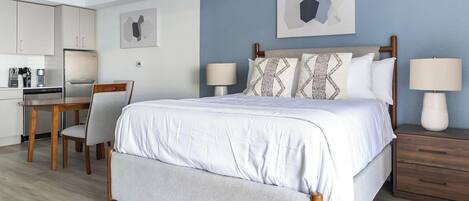 Desk, iron/ironing board, WiFi, bed sheets