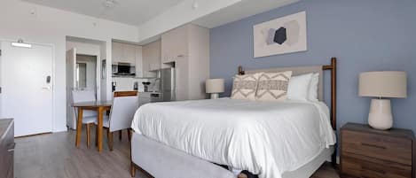 Desk, iron/ironing board, WiFi, bed sheets