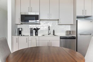 Fridge, dining tables - Landing | Modern Studio, Yoga Studio, Gym (Golden Gate)