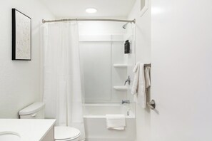 Bathroom - Landing | Modern Studio, Yoga Studio, Gym (Golden Gate)