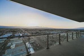 Property grounds - SVS: 1BD Mountain View | Open Balcony | Resort Pool & Gym | Palms Place (Las Vegas)