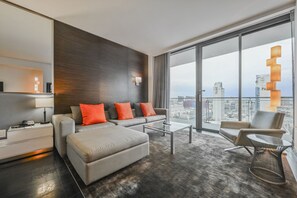 TV - SVS: High Floor Strip View Studio | Open Balcony | Palms Place (Las Vegas)