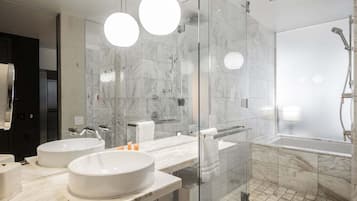 Shower, jetted tub, hair dryer, towels