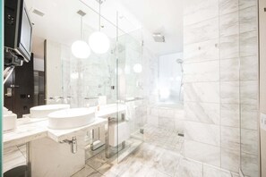 Shower, jetted bath, hair dryer, towels - SVS: High Floor Strip View Studio | Open Balcony | Pool | Palms (Las Vegas)