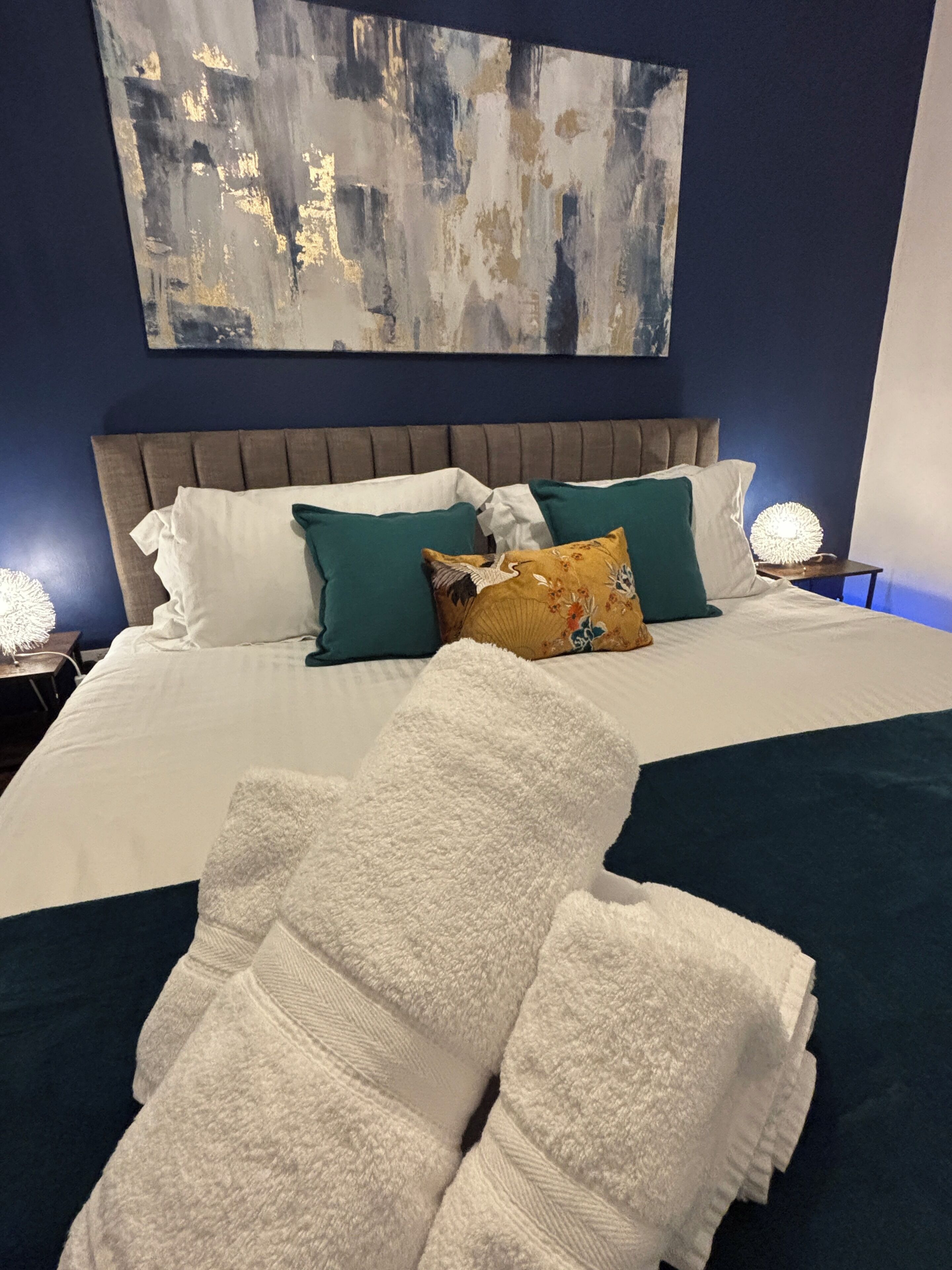 Iron/ironing board, WiFi, bed sheets