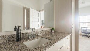 Interior - Landing | Stunning 2BD, Gym, Yoga Studio (Houston)