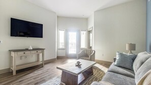 Smart TV - Landing | Stunning 2BD, Gym, Yoga Studio (Houston)