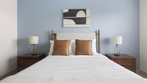 Desk, iron/ironing board, WiFi, bed sheets - Landing | Amazing 1BD, Yoga Studio, Courtyard (Houston)