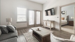 Smart TV - Landing | Stunning 1BD, Gym, Yoga Studio (Houston)