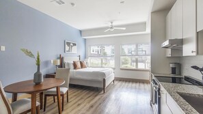 Desk, iron/ironing board, WiFi, bed sheets - Landing | Modern Studio, Courtyard, Gym (Houston)