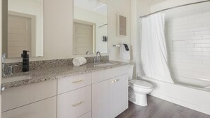 Bathroom - Landing | Spectacular 1BD, Courtyard, Gym (Houston)