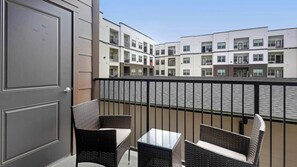 Property grounds - Landing | Stylish 2BD, Gym, Yoga Studio (Houston)