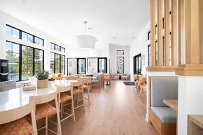 Dining - Landing | Modern 2BD, Gym, Clubhouse (Austin)