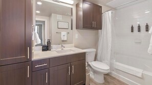 Bathroom - Landing | Amazing 1BD, Clubhouse, Pool (Denton)
