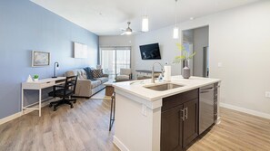 Smart TV - Landing | Stylish 1BD, Pool, Gym (Denton)