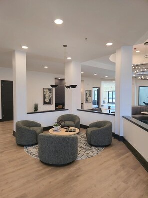 Lobby - Landing | Spectacular 1BD, Pool, Gym (Denton)