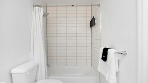 Bathroom - Landing | Amazing Studio, Clubhouse, Gym (Kissimmee)