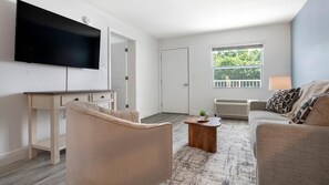 Smart TV - Landing | Amazing 1BD, Pool, Clubhouse (Kissimmee)