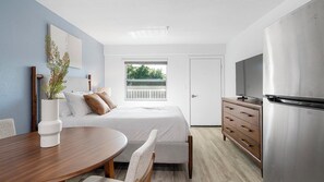 Desk, iron/ironing board, WiFi, bed sheets - Landing | Amazing Studio, Pool, Gym (Kissimmee)