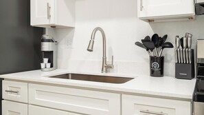 Fridge, dining tables - Landing | Beautiful Studio, Clubhouse, Gym (Kissimmee)
