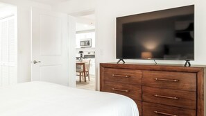 Desk, iron/ironing board, WiFi, bed sheets - Landing | Modern 1BD, Clubhouse, Pool (Kissimmee)