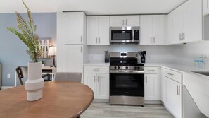 Fridge, dining tables - Landing | Beautiful 1BD, Clubhouse, Gym (Kissimmee)