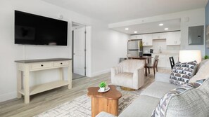 Smart TV - Landing | Modern 1BD, Clubhouse, Pool (Kissimmee)